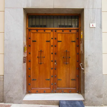 Spanish Into Cathedral Square By La Recepcion Apartamento *