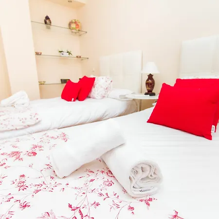 Spanish Into Cathedral Square By La Recepcion Apartamento *